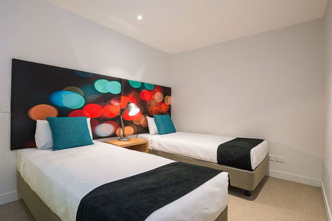 BreakFree On Collins - eAccommodation 7