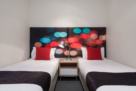 BreakFree On Collins - eAccommodation 6