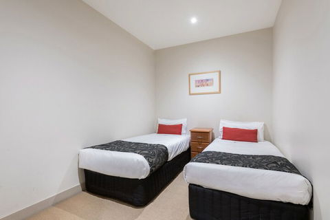 BreakFree On Collins - eAccommodation 1