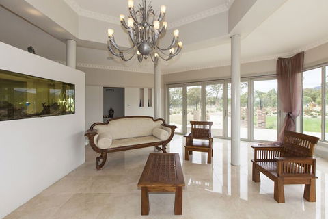Aurora Manor Rooms - eAccommodation 1