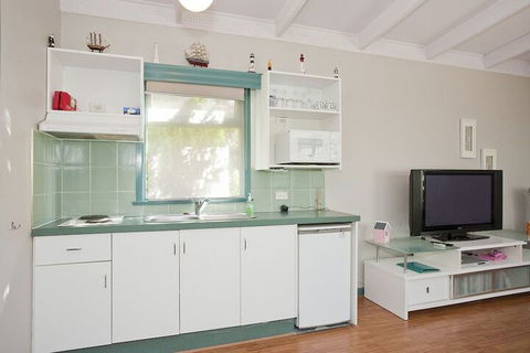 Anglesea River Apartments - eAccommodation 3