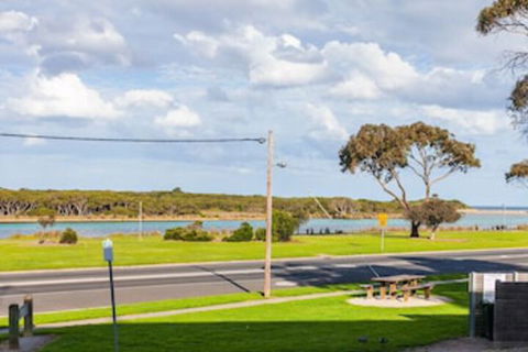 Anglesea River Apartments - eAccommodation 0