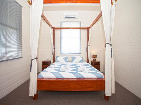 CBD Holiday Home - eAccommodation 1