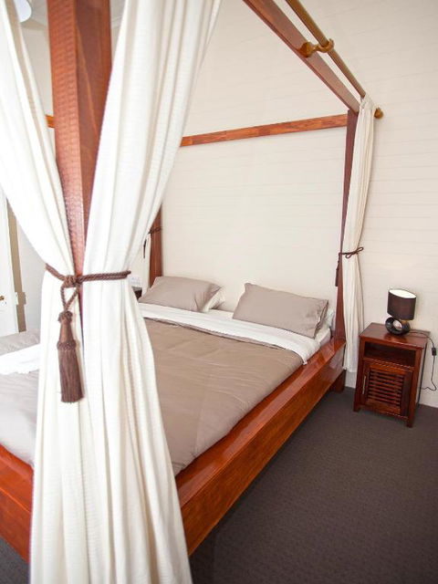 CBD Holiday Home - eAccommodation 5