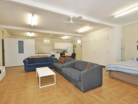 The Studio On The Lake At Fishing Point Lake Macquarie Honestly Put The Line In & Catch Fish - eAccommodation 1
