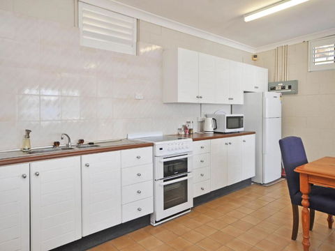 The Studio On The Lake At Fishing Point Lake Macquarie Honestly Put The Line In & Catch Fish - eAccommodation 4