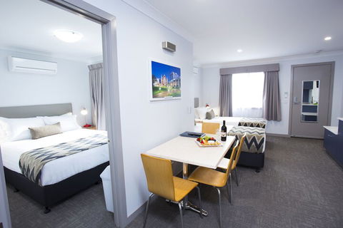 Altitude Motel Apartments - eAccommodation 4