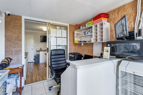 Apollo Lodge - eAccommodation 1