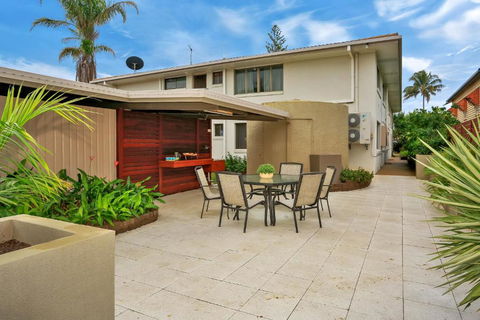 Nautilus Beachside Apartments - eAccommodation 2