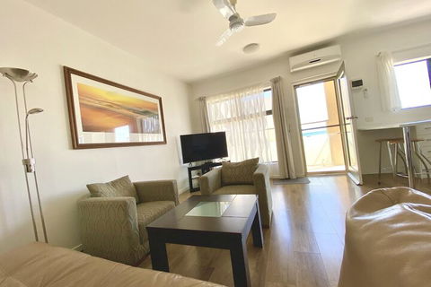 Atlantic West Beach Apartments - eAccommodation 6