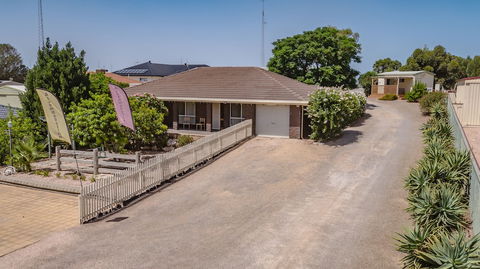 Moonta Bay Accommodation - eAccommodation 0