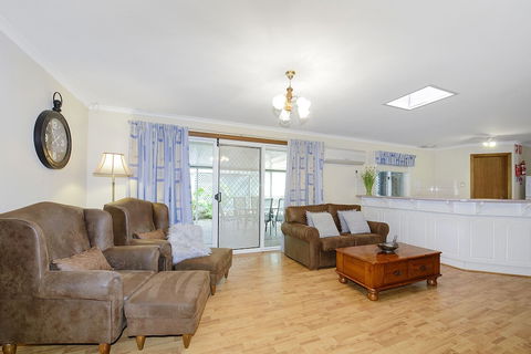 Moonta Bay Accommodation - eAccommodation 4