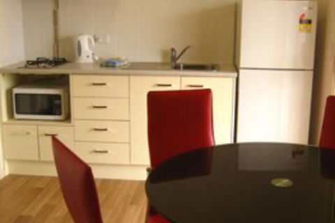 Australian Motor Homes Tourist Park - eAccommodation 5