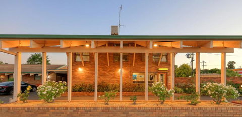 All Travellers Motor Inn - eAccommodation 2