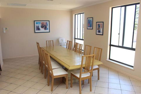 The Lighthouse Beachfront Accommodation - eAccommodation 6