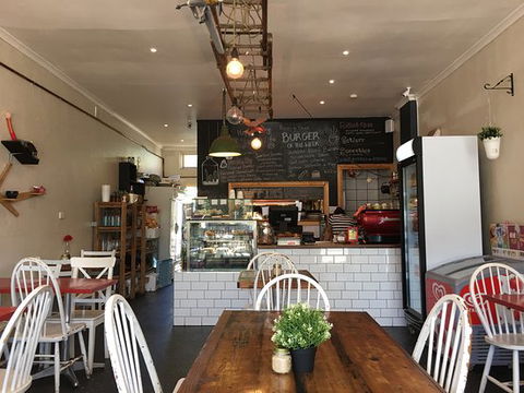 The Foodrinkery - eAccommodation 0