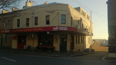 Captain Cook Hotel - eAccommodation 0