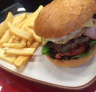 Drouin PizzaBurger Lounge