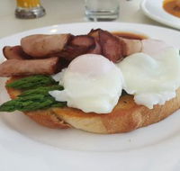 Hughzies Lakeside Brasserie - eAccommodation