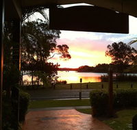 Riverside Tavern - eAccommodation