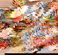 Between 2 Buns - Altona - eAccommodation