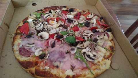 Carbone's Cafe - eAccommodation 0