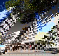 Mezethes Greek Taverna - eAccommodation