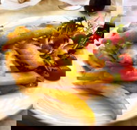 Restaurant and Bar at Noosa Heads Surf Club - eAccommodation