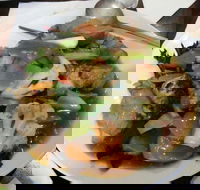 Sally's Asian Cuisine - eAccommodation