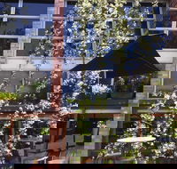 Quincy's Bar  Cafe - eAccommodation