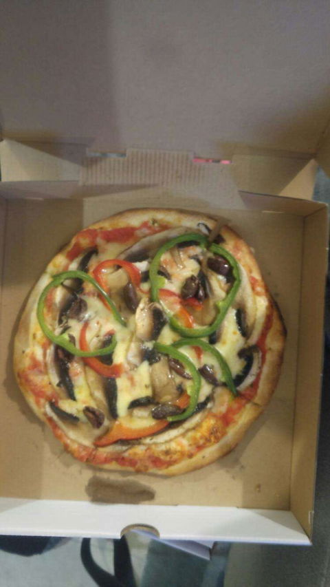 Alfie's Wine + Grill - eAccommodation 0