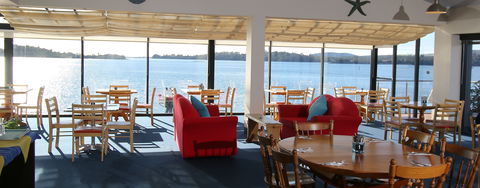 The Cormorant - Cafe On The Pier - eAccommodation 2