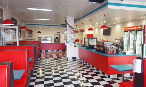 RJ's Rock N Roll Diner - eAccommodation 8
