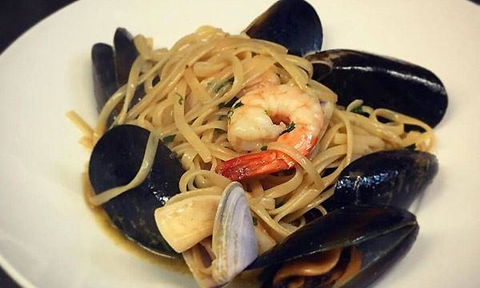 Schnitzel Encounter - eAccommodation 6