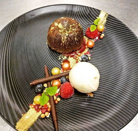 JoneZ On Food - eAccommodation 24