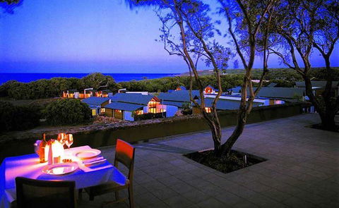 Other Side Of The Moon Restaurant - eAccommodation 9