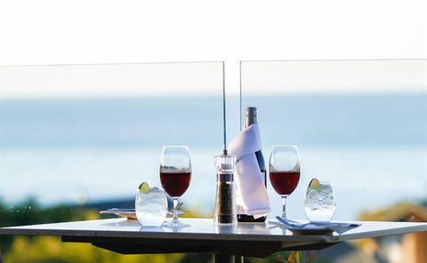 Other Side Of The Moon Restaurant - eAccommodation 14