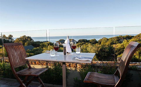 Other Side Of The Moon Restaurant - eAccommodation 15