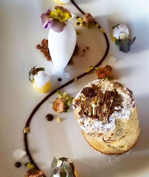 Other Side Of The Moon Restaurant - eAccommodation 19