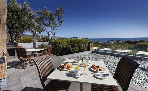 Other Side Of The Moon Restaurant - eAccommodation 24