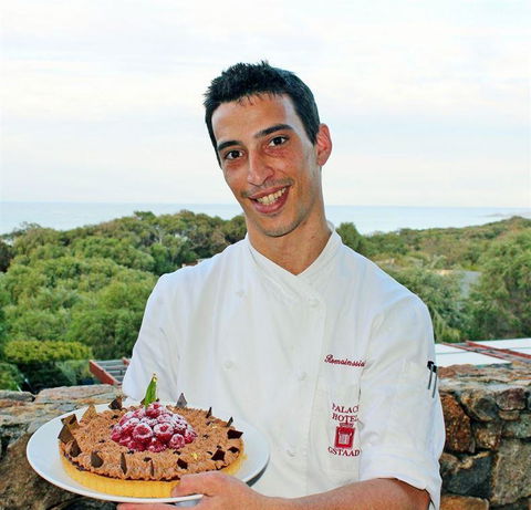 Other Side Of The Moon Restaurant - eAccommodation 27