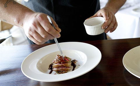 Other Side Of The Moon Restaurant - eAccommodation 29