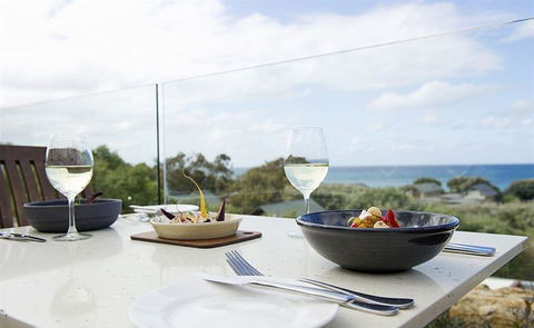 Other Side Of The Moon Restaurant - eAccommodation 31