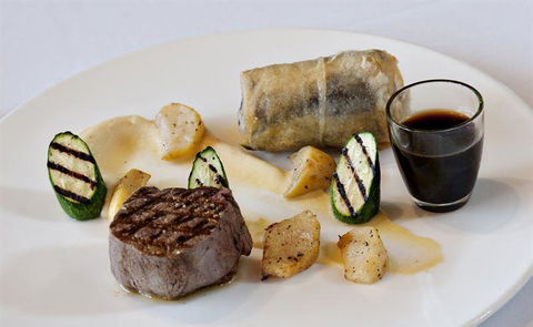 Other Side Of The Moon Restaurant - eAccommodation 4