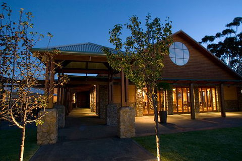Xanadu Restaurant - eAccommodation 0