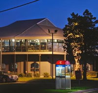 St Kilda Beach Hotel - eAccommodation