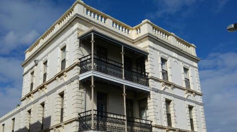 Cafe 129 - eAccommodation 0