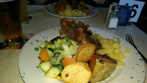 Queens Arms Hotel Riccardo's Seafood And Steakhouse - eAccommodation 0