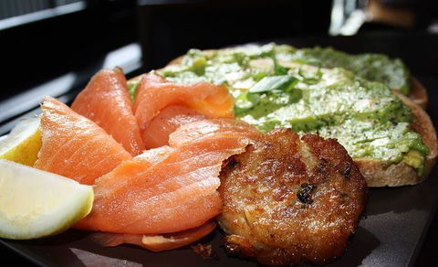 Village Lane Cafe & Wine Bar - eAccommodation 7