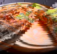 Straddie Wood Fired Pizza - eAccommodation